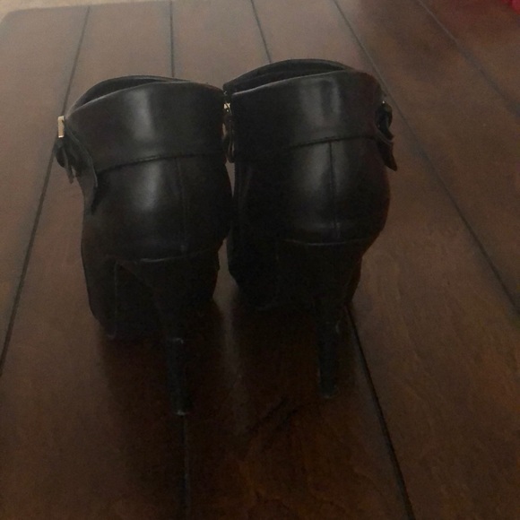 Pointed Ankle Bootie Heel - Picture 4 of 5